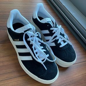 Black Gazelle Bold